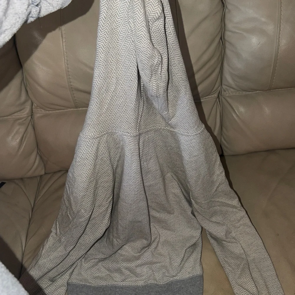 O’Neill Women’s Gray Patterned Button-Up Hoodie Jacket – Size Small - Picture 4 of 4